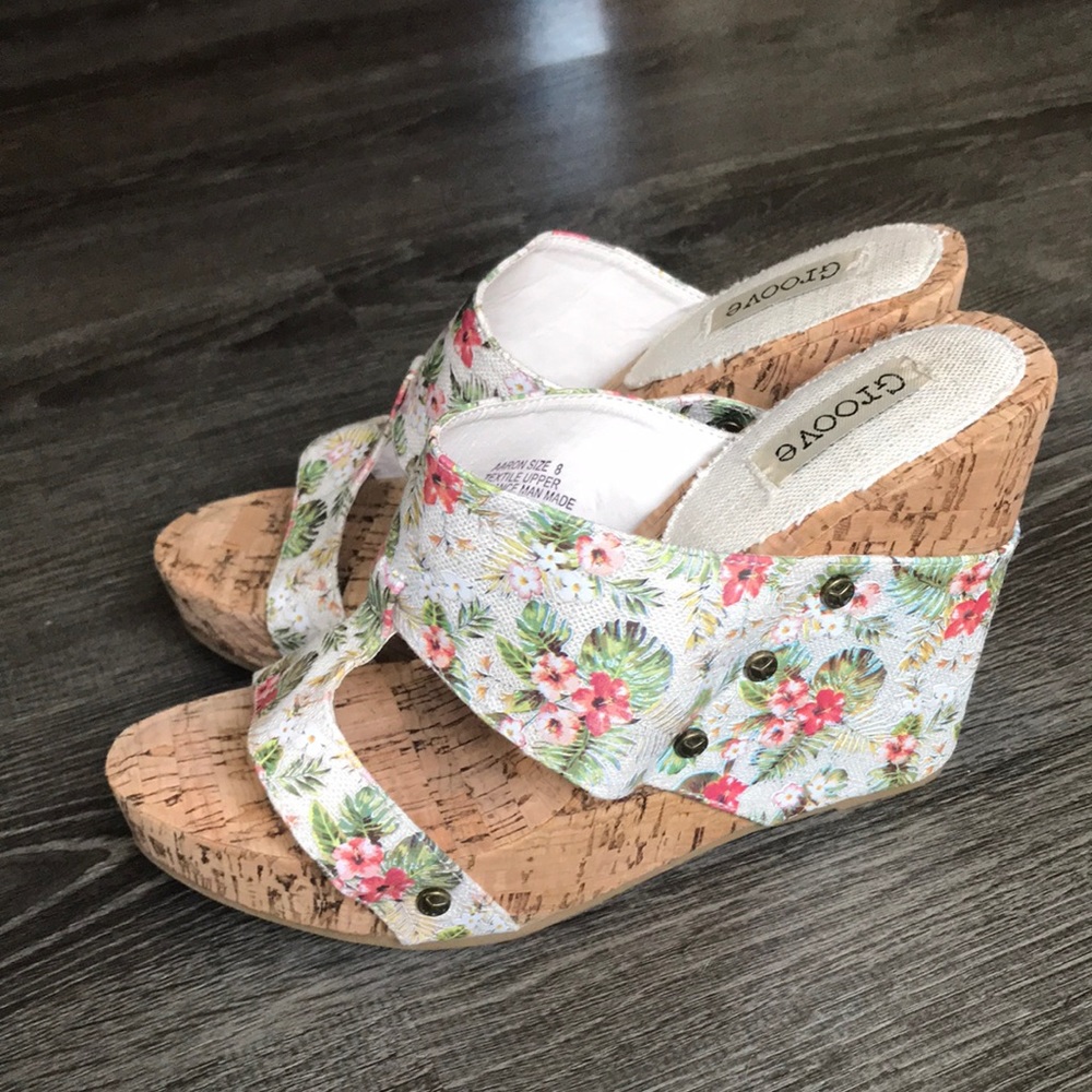 Groove cork platform tropical print wedge heels NWOB